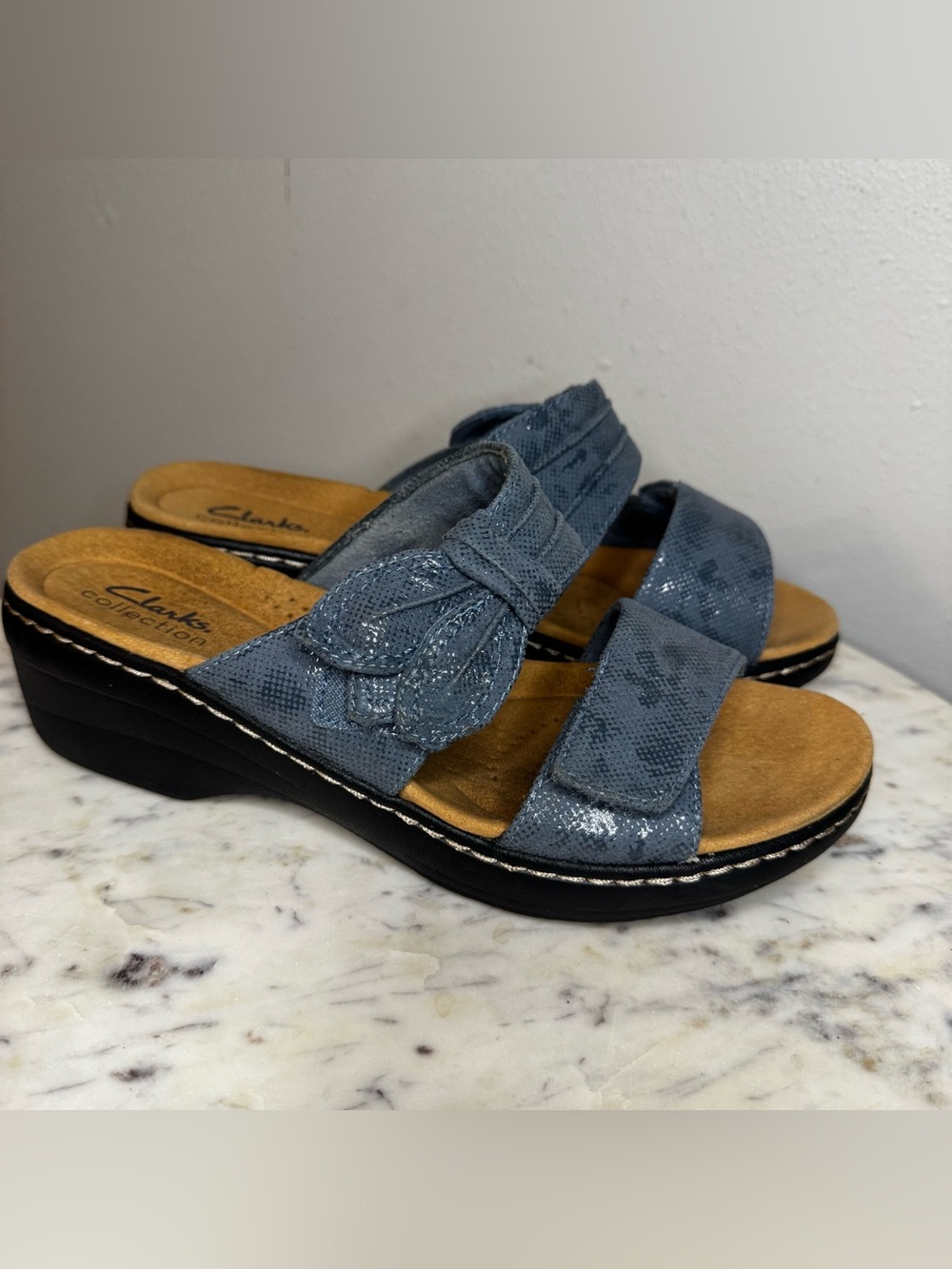 Clarks Collection Sandals Size 7.5 Narrow blue shoes comfort Leather